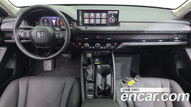 Honda Accord — interior