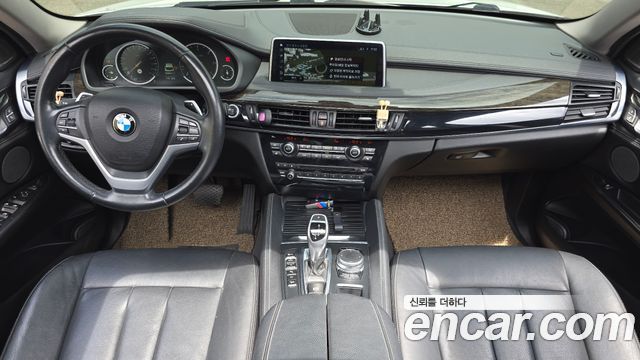 BMW X6 — interior