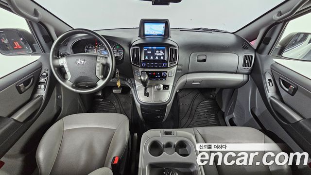 Hyundai Starex — interior