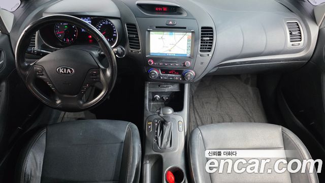 Kia K3 — interior