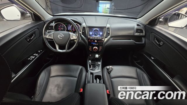 KG Mobility Tivoli — interior