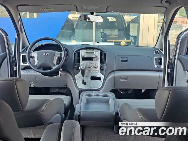 Hyundai Starex — interior