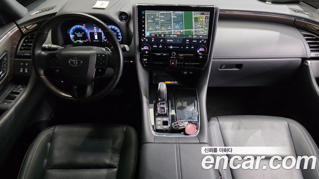 Toyota Alphard — interior