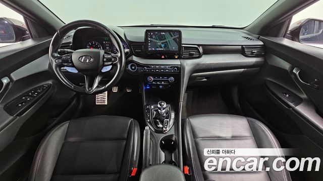 Hyundai Veloster — interior