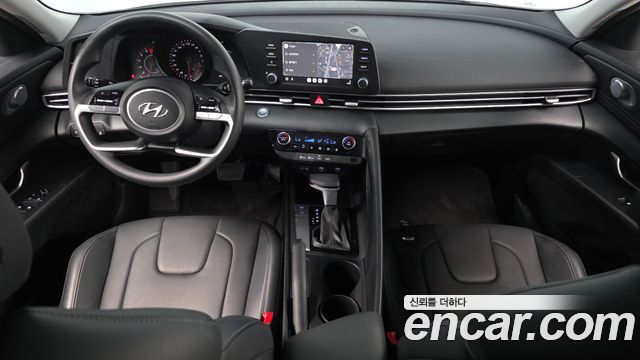 Hyundai Avante — interior