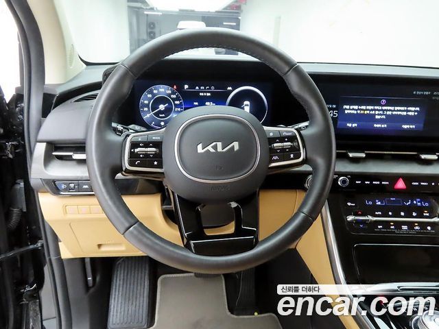Kia Carnival — interior