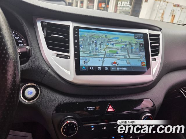 Hyundai Tucson — interior