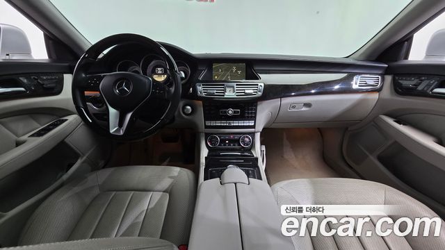 Mercedes-Benz CLS-Class — interior