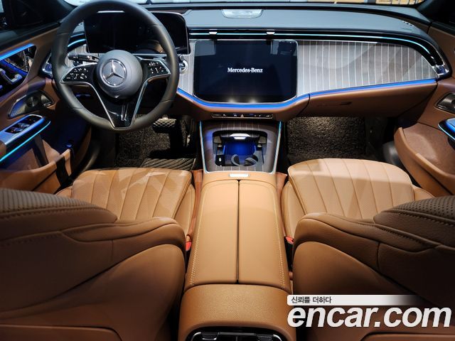 Mercedes-Benz E-Class — interior