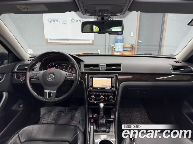Volkswagen Passat — interior