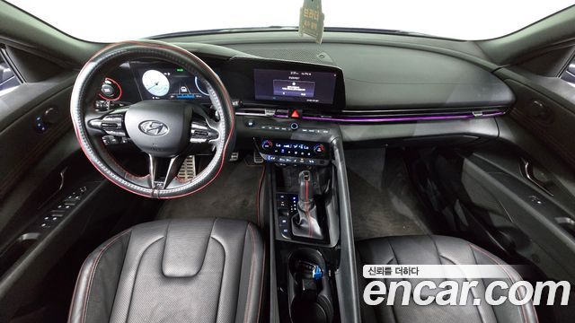 Hyundai Avante — interior