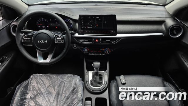 Kia K3 — interior