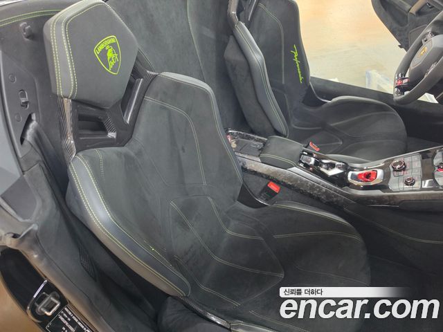 Lamborghini Huracan — interior