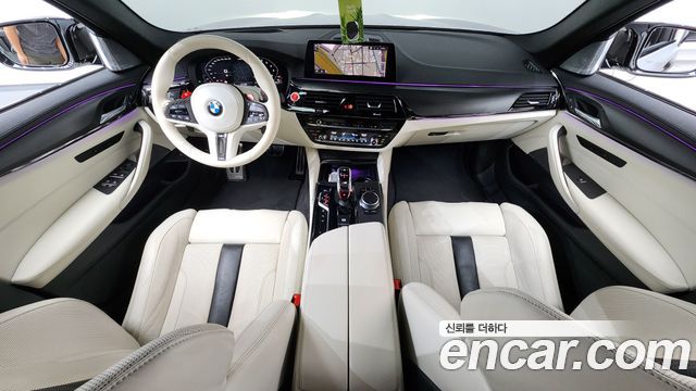 BMW M5 — interior