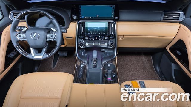 Lexus LX — interior