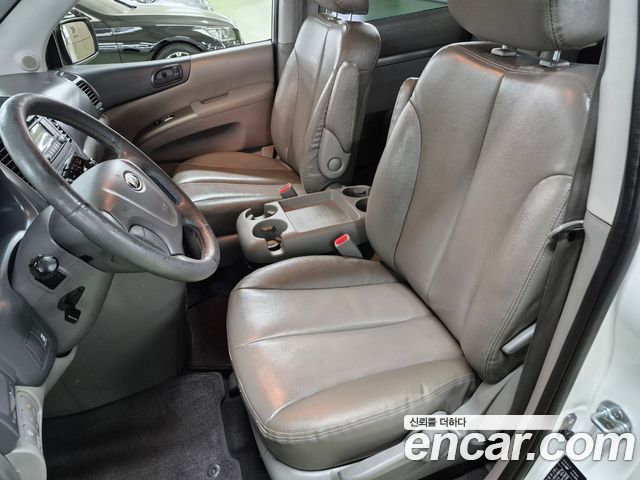 Kia Carnival — interior