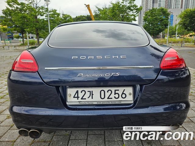 Porsche Panamera — interior