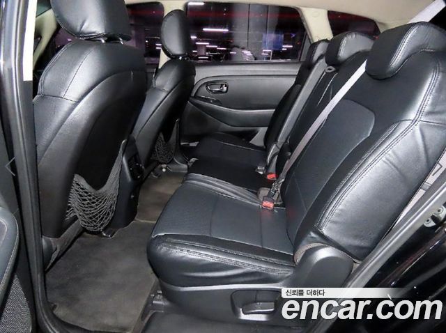 Kia Carens — interior