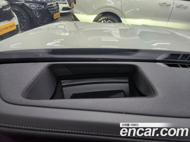 BMW 7 Series — interior