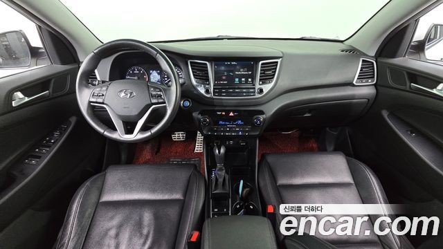 Hyundai Tucson — interior