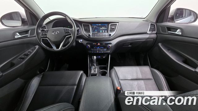 Hyundai Tucson — interior