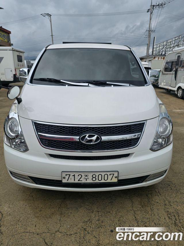 Hyundai Starex — interior