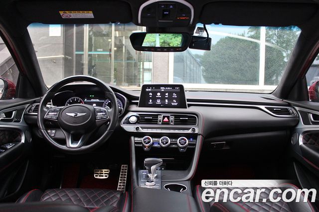 Genesis G70 — interior