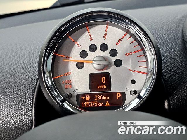 MINI Paceman — interior