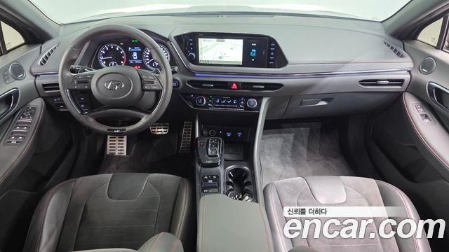 Hyundai Sonata — interior