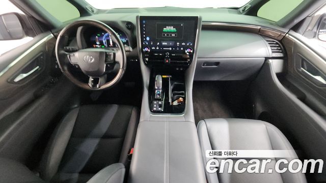 Toyota Alphard — interior