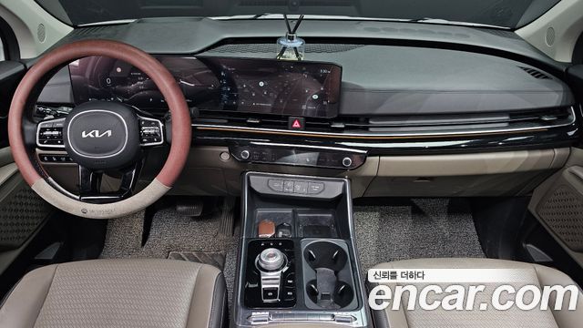 Kia Carnival — interior