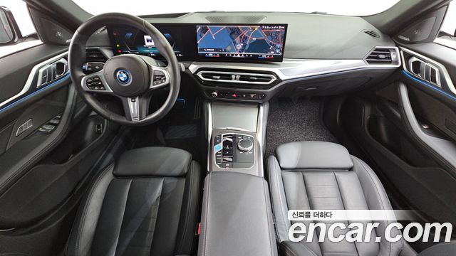 BMW i4 — interior