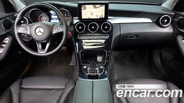 Mercedes-Benz C-Class — interior