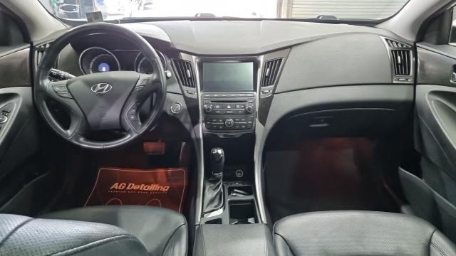 Hyundai Sonata — interior