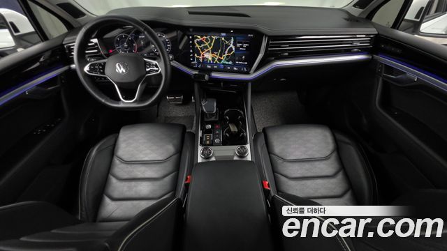 Volkswagen Touareg — interior