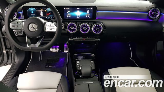 Mercedes-Benz CLA-Class — interior