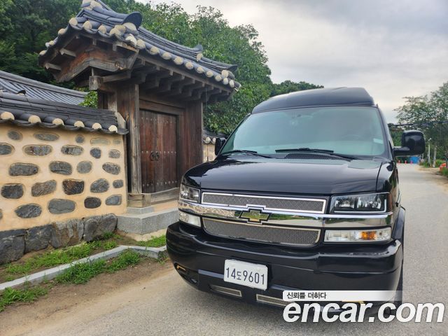 Chevrolet Express Van — exterior