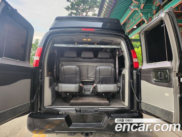 Chevrolet Express Van — interior
