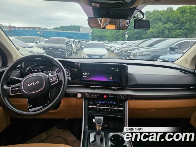 Kia Carnival — interior
