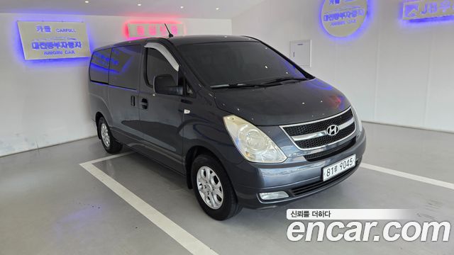 Hyundai Starex — interior