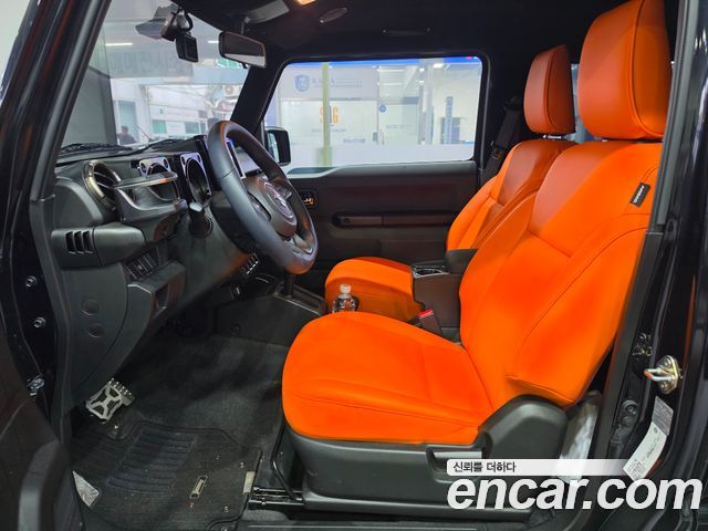 Suzuki Jimny — interior