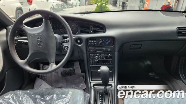 Hyundai Sonata — interior
