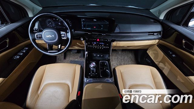 Kia Carnival — interior