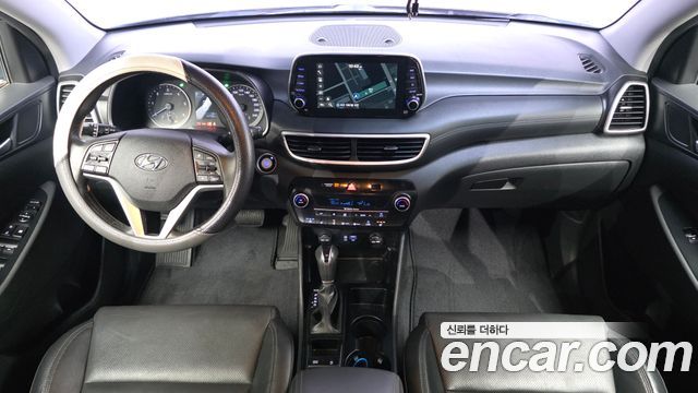 Hyundai Tucson — interior