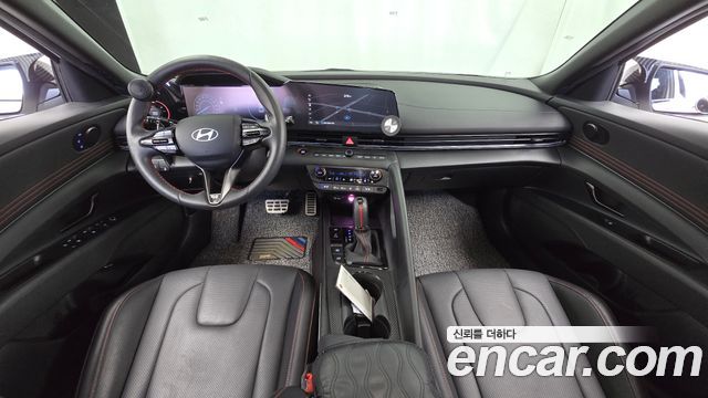 Hyundai Avante — interior