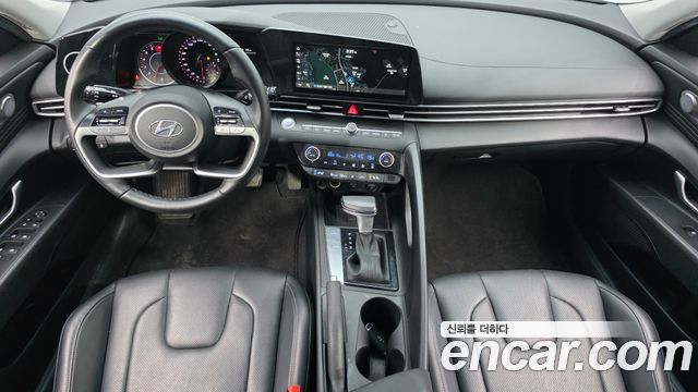 Hyundai Avante — interior