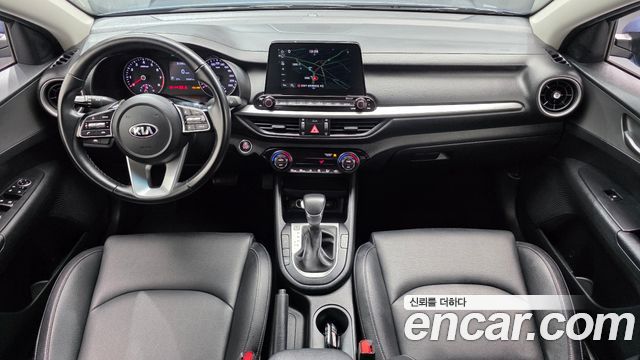 Kia K3 — interior