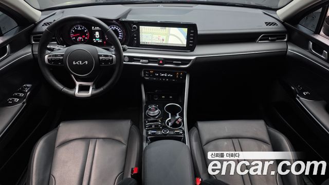 Kia K5 — interior