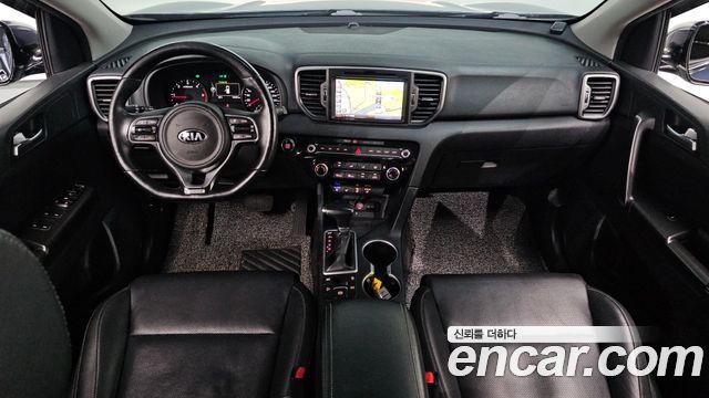 Kia Sportage — interior