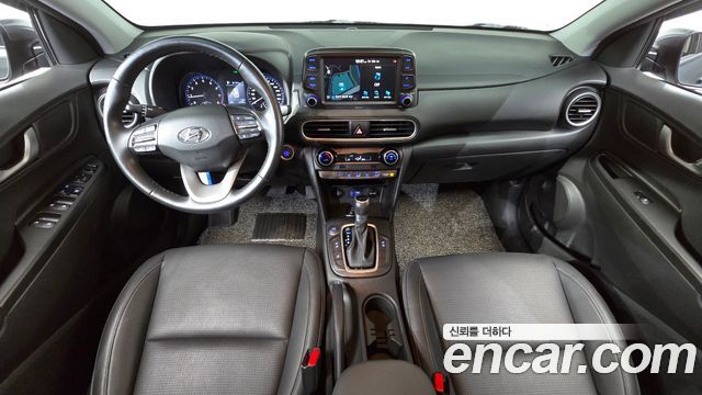 Hyundai Kona — interior